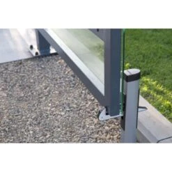 UGC Arrêt De Porte Pour Portails De 40 à 60 Mm LOCINOX -Nice Boutique ugc in gravel with glass gate 1920px 800x800